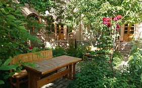 Antica Family Guest House